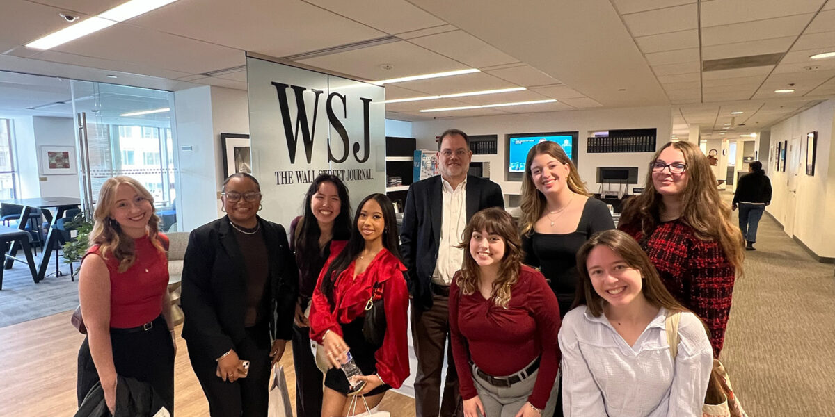 JOUR-DCtrip25-alum-Theo-Francis-WSJ Journalism students at The Wall Street Journal with alum Theo Francis