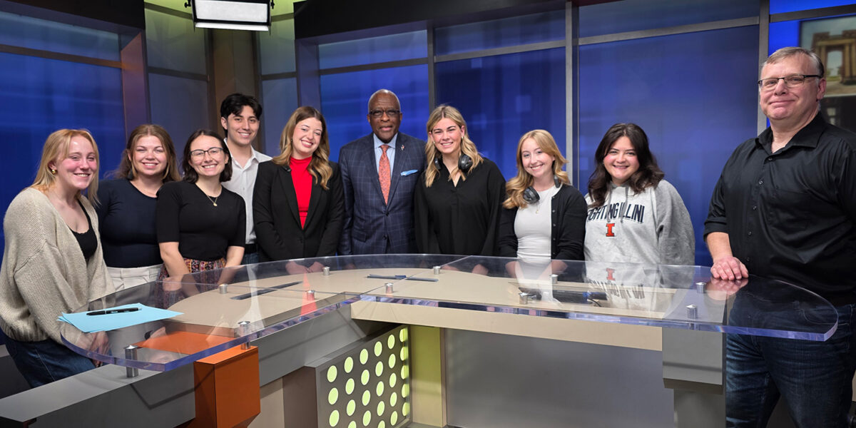 UI7Newsroom+ChancellorJones Chancellor Jones with Ui7 Newsroom students